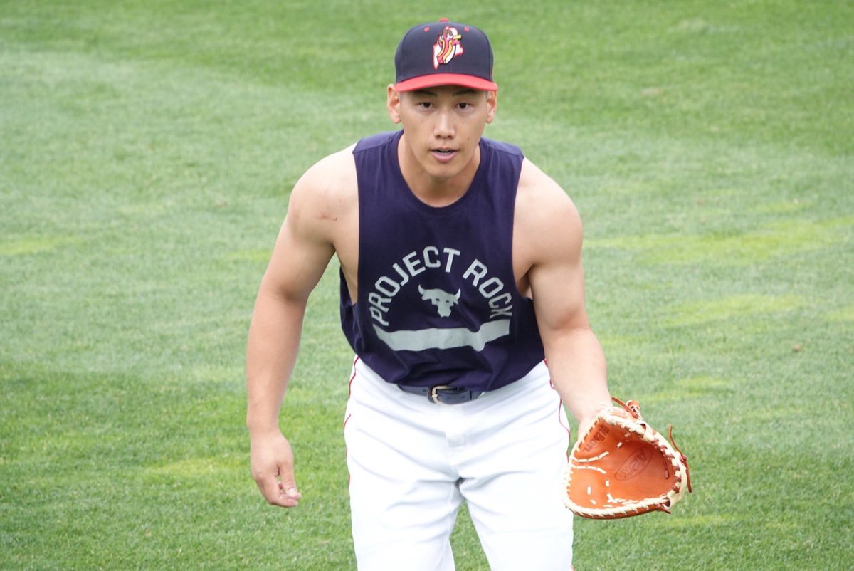 MashibaKen's tweet image. 【マッチョ💪】
#レッドソックス
#吉田正尚 選手です✨
本日も2Aで「2番・左翼」で出場!
サインをもらったGavin johnsonくんも嬉しそうでした☺️