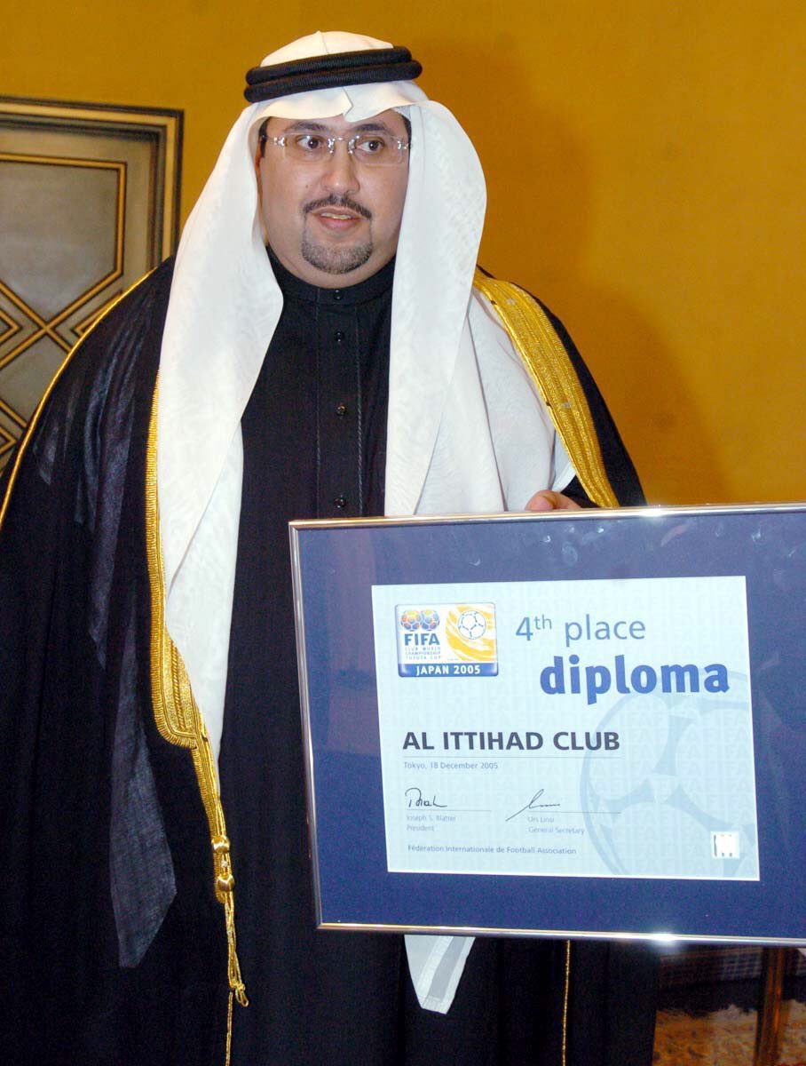 Rayed_Alharthi1's tweet photo. @1SMi_ ما ينلام..
الهلال خرجه من وهم انجاز رابع العالم اللي كانو يتغنون فيه ولين الحين يصيح 😂 https://t.co/Ma4bPuMEVI