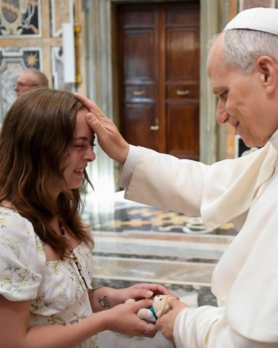 She gave Pope Leo XIV another plushie!