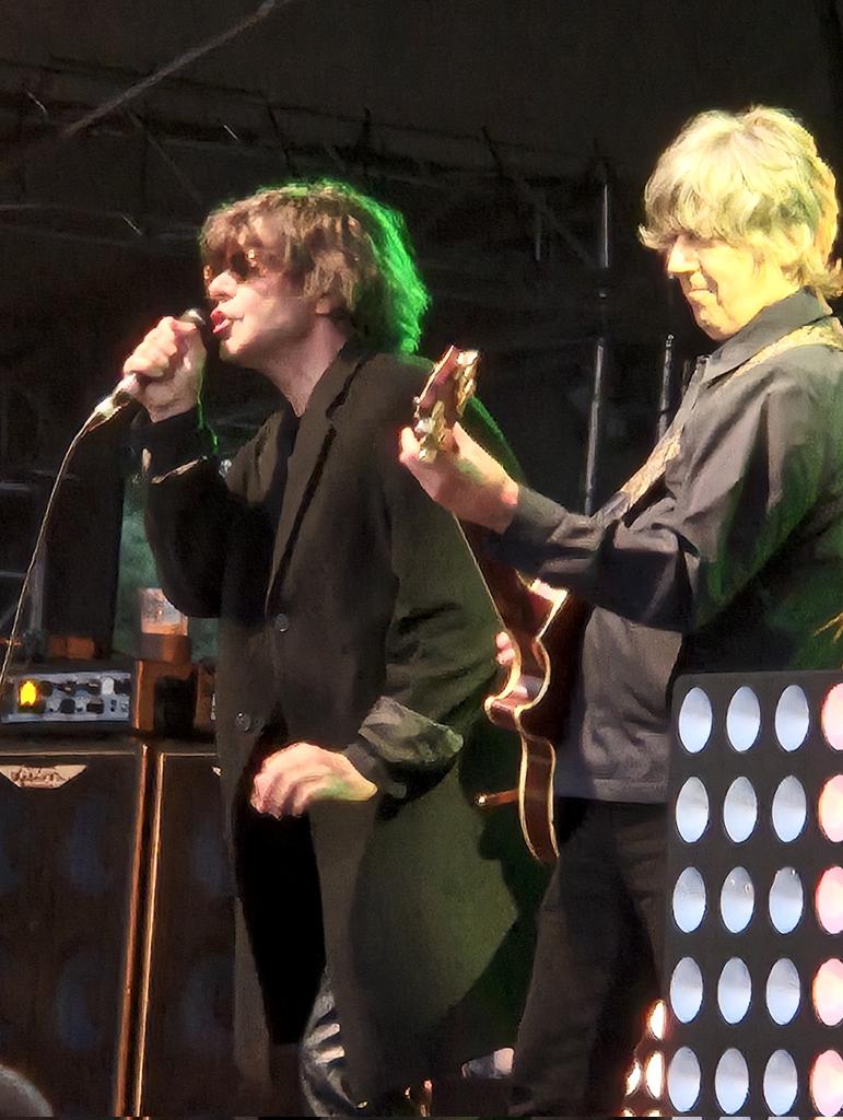 It's <a href="/Tim_Burgess/">Tim Burgess</a> &amp; <a href="/thecharlatans/">The Charlatans</a> taking to the stage at <a href="/docksfest/">@DocksFest</a> #Docksfest
