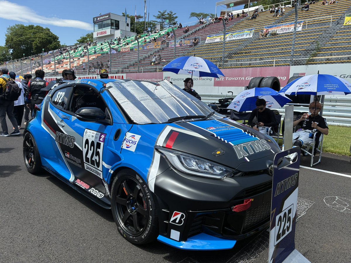 2216_R's tweet photo. S耐SUGO1日目が終了。サーキット観戦楽しすぎました!13,225のGRヤリスの大迫力の走りも間近で観れたし、ロトスタや公団ちゃん、AndLegalRacingの北海道チームの激走も鳥肌ものでした!公団ちゃんの大島選手かっこよかったです😼 #S耐 #KTMS #ENDRESS #公団ちゃん #KoshidoRacing #ロトスタ https://t.co/HSVLHG2U7t