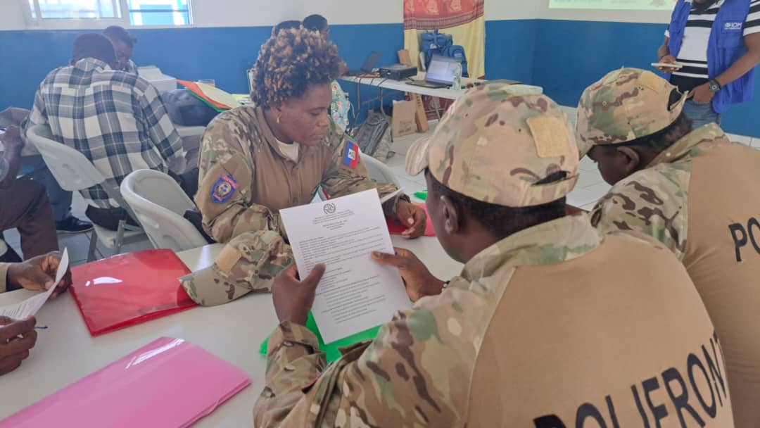 IOM Haiti (@iomhaiti) on Twitter photo In Anse-à-Pitres, IOM conducted training sessions on migrant protection and prevention of sexual exploitation and abuse for actors involved in migrant assistance.
This effort, supported by <a href="/CanadaDev/">Development Canada</a>, also aims to reinforce <a href="/pnh_officiel/">PNH</a> Border Police.
<a href="/CanEmbHaiti/">Canada in Haiti</a> <a href="/AmbCanHaiti/">Canada en Haïti</a> In Anse-à-Pitres, IOM conducted training sessions on migrant protection and prevention of sexual exploitation and abuse for actors involved in migrant assistance.
This effort, supported by <a href="/CanadaDev/">Development Canada</a>, also aims to reinforce <a href="/pnh_officiel/">PNH</a> Border Police.
<a href="/CanEmbHaiti/">Canada in Haiti</a> <a href="/AmbCanHaiti/">Canada en Haïti</a>