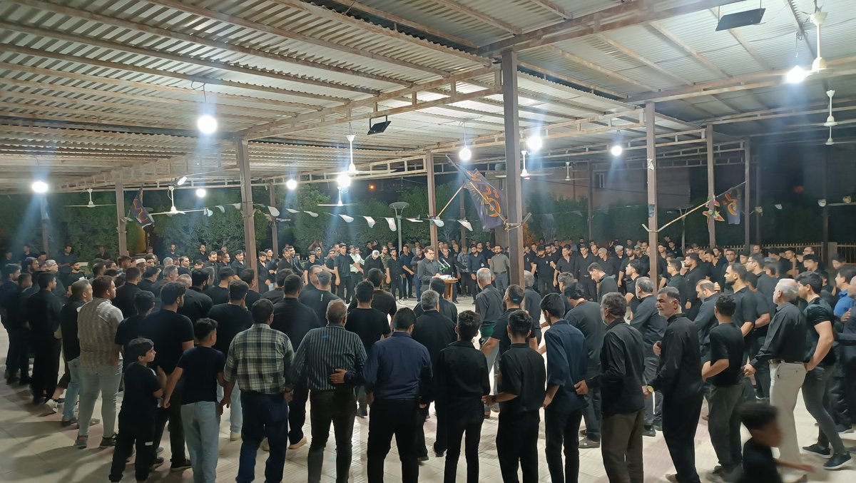 Tofan1380's tweet image. عزاداری بوشهری در شب عاشورا حسینی🖤🏴
#مکتب_آزادگان
#ملت_امام_حسین
#لبیک_یا_خامنه_ای