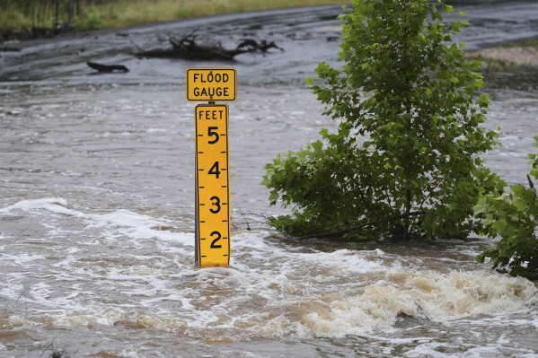 GoFundMe has set up a page for the Texan flood victims. Each campaign has been verified by the company's Trust &amp; Safety experts, which means you know your money is going directly to families. Please consider donating if you can. Their stories are heartbreaking. 🧵