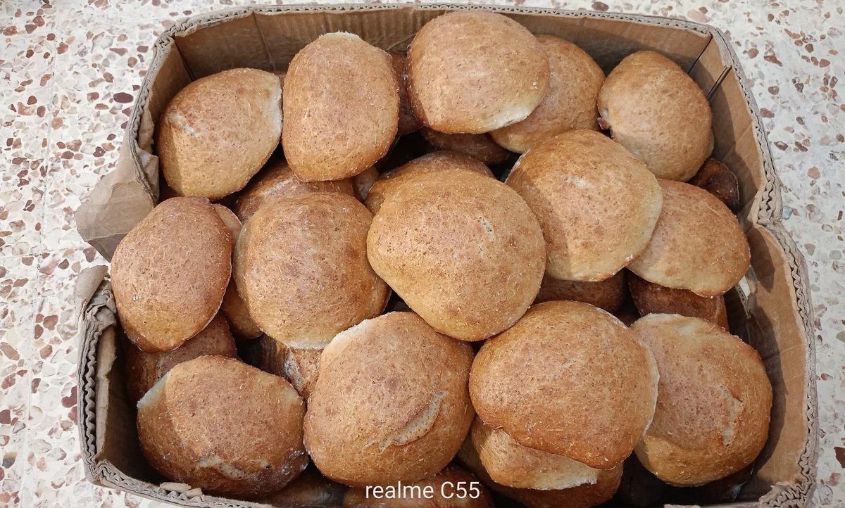 قالوا .. من علامات الكبر في ليبيا تقعد غاليه عليك خبزة الشعير ...