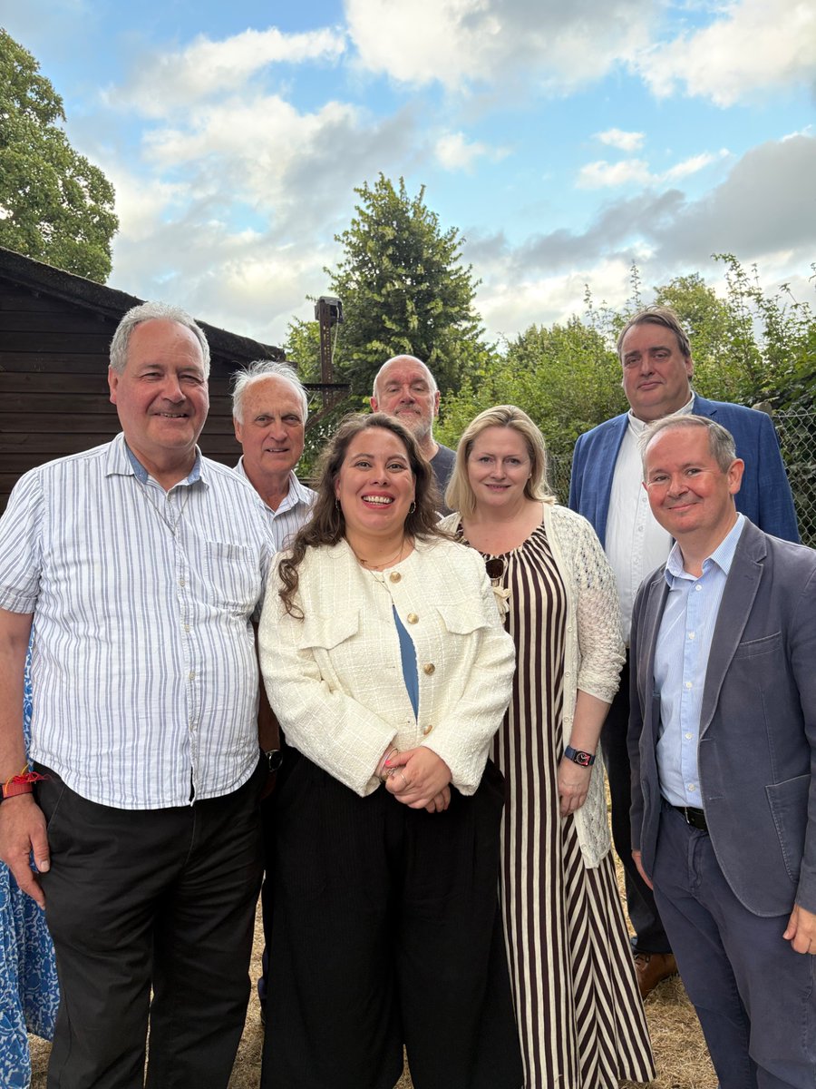 David Simmonds CBE, Conservative MP (@dsimmonds_rnp) on Twitter photo Pleasure to join <a href="/harryph/">Harry Phibbs</a> <a href="/BobBlackman/">Bob Blackman</a> <a href="/Conservatives/">Conservatives</a> for the Hammersmith & Chiswick Conservatives barbecue this evening Pleasure to join <a href="/harryph/">Harry Phibbs</a> <a href="/BobBlackman/">Bob Blackman</a> <a href="/Conservatives/">Conservatives</a> for the Hammersmith & Chiswick Conservatives barbecue this evening