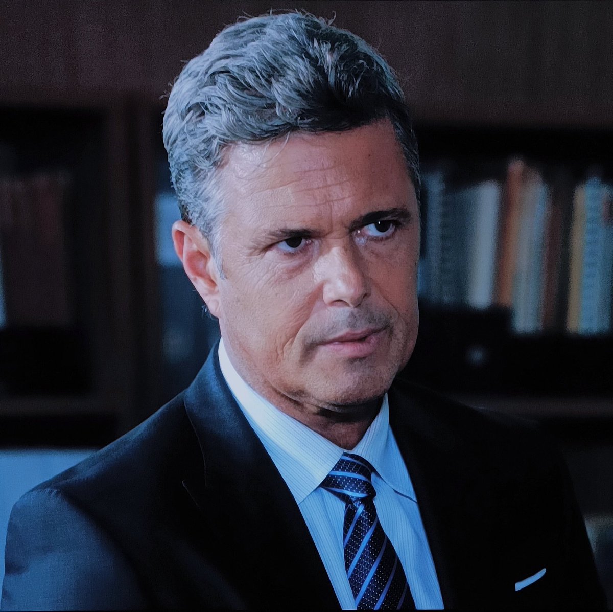 The24Source's tweet image. 2026?
Not too old.
Not too late.

@FOXTV @HowardMGordon @BrianGrazer @joncassar @RealKiefer @Y_Strahovski @MaryLynnRajskub @CBernardsbull