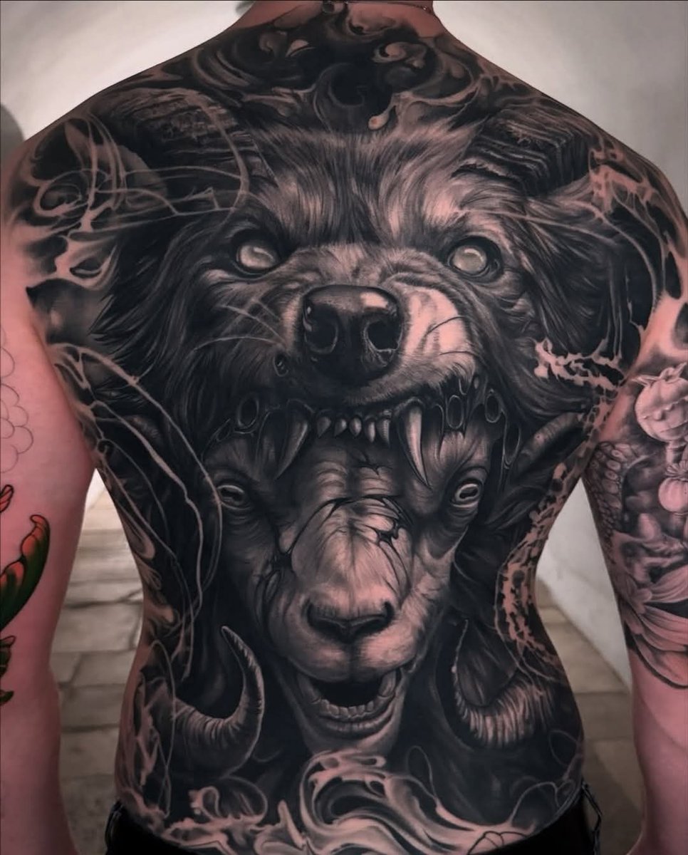 Tattoo artwork © Lukas Schneider.