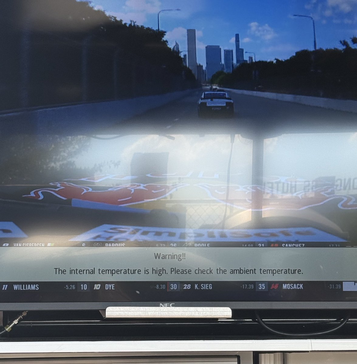 Even the pitbox tv says it’s to hot out here 🫠🥵