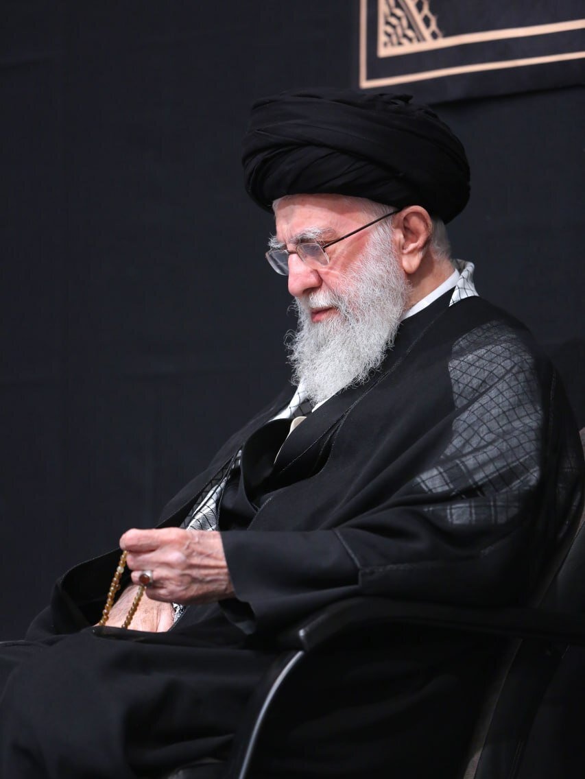 moghaddam_tweet's tweet image. با حضورش در #حسینیه_امام_خمینی سیلی سختی به صورت اسراییل و آمریکا زد.
#آیه_الله_خامنه_ای