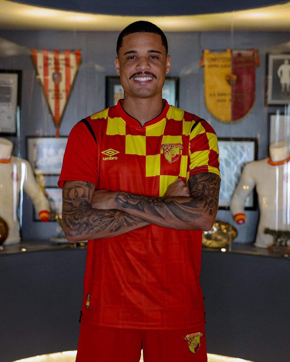 Göztepe'nin yeni transferi Brezilyalı forvet Janderson analizi yayında.

 Keyifli okumalar