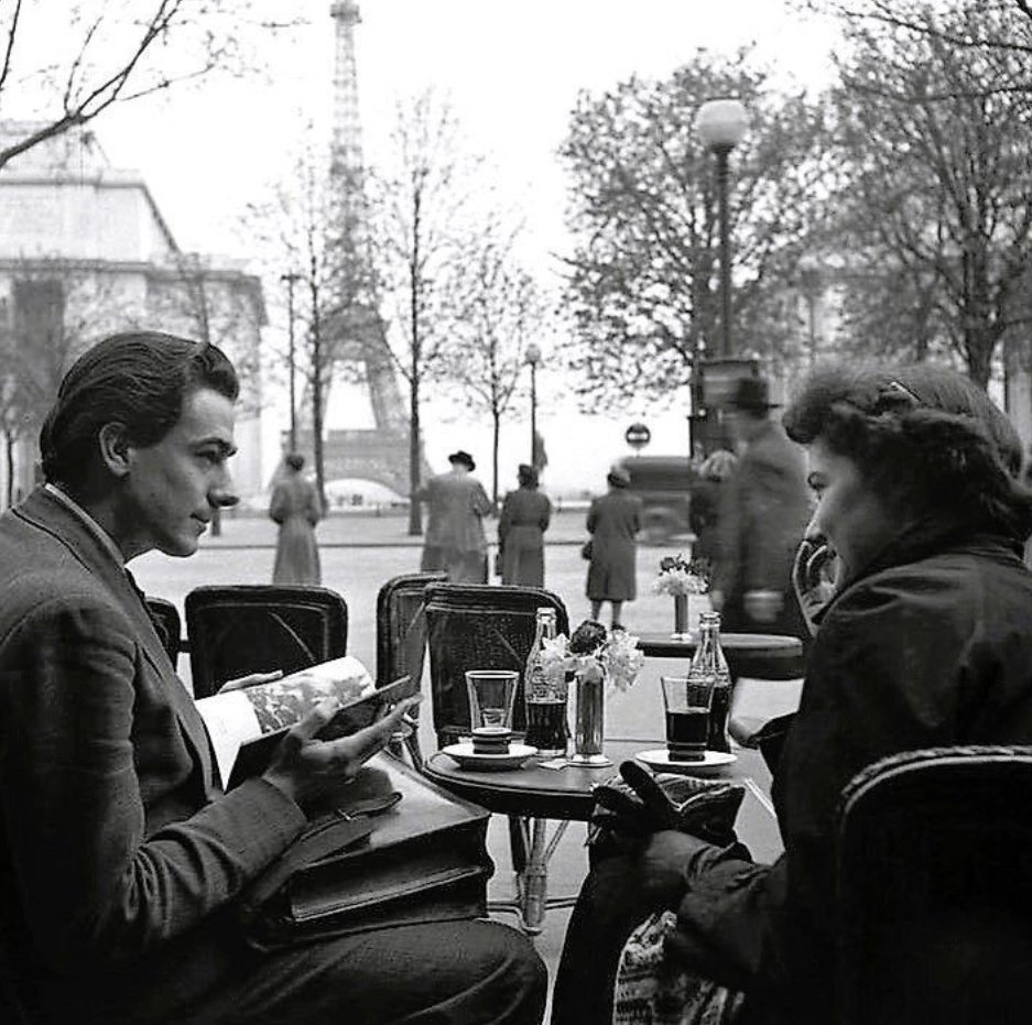 "Tante e tante lingue
e sono andato a scegliere la tua,
l'unica che riesce
a non farmi capire nulla
e che per di più, mi piace."

Alfonso Brezmes

#èUnaScelta
#VentagliDiParole

©️Mark Kauffman