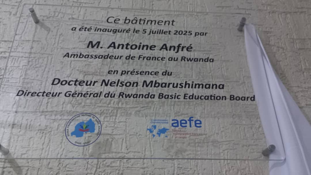 antoine_anfre's tweet image. Inauguration du nouveau bâtiment de l'Ecole Francophone Antoine de Saint-Exupéry de #Kigali en présence du DG du @REBRwanda : l'EFASE continue à monter en puissance grâce aux enseignants, aux personnels de direction, aux élèves et à leurs parents
@aefeinfo
#Kwibohora31