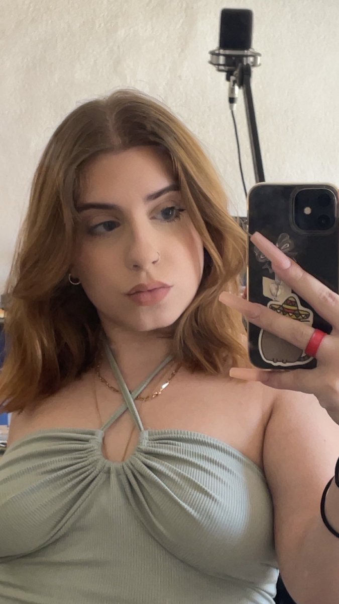 digitalqueen__'s tweet photo. tu m’obeis, t’es à mes pieds ptit toutou 🐶 💶

soumis moneyslaves moneymiss findom femdom blackmail queen domina ATM paypig tribute humanATM https://t.co/Fnd3lmNKbP