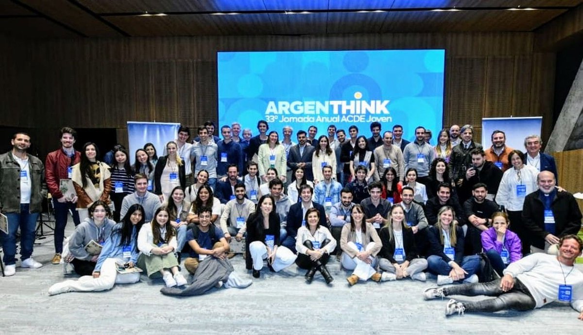 🚨🟢 ACDE: FORJANDO LÍDERES CON IDENTIDAD Y PROPÓSITO

🔸#LiderarConValores Desde hace más de 70 años <a href="/ACDEargentina/">ACDE Argentina</a>, esta organización cristiana forma dirigentes con compromiso social y visión humana.

🖋️ Por <a href="/tbatallanez/">Teresa Batallánez</a>

🔗 newstad.com.ar/acde-forjando-…