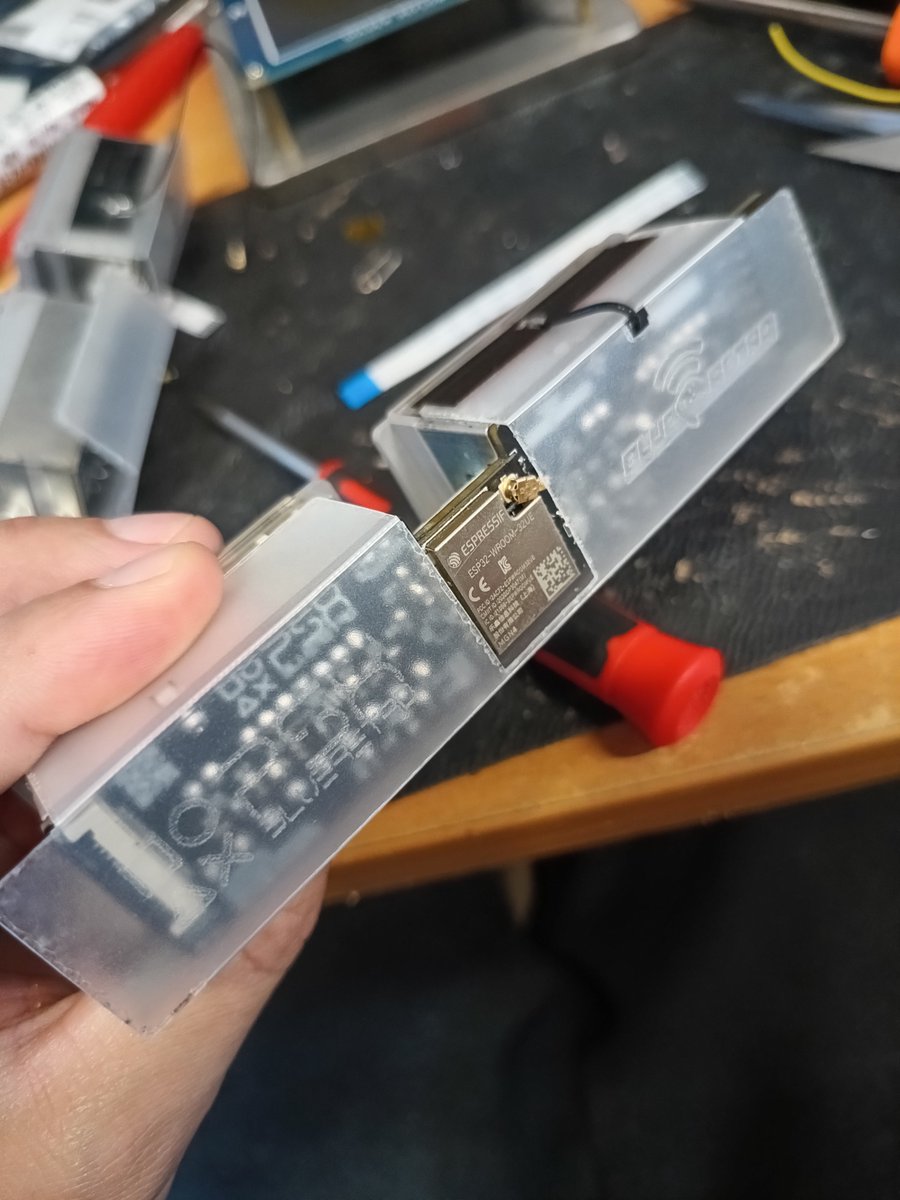 El_Sheepy's tweet image. Spent the last few days troubleshooting, and now my #PSXBlueRetro install is finally done – as you can see in the pics and video!
The buzzer is still way too quiet (on the list ✅), but hey – it’s fully working! 😎
#PS1 #RetroGaming #Modding