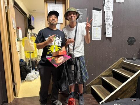 弾丸日帰り研修して参りました。

柳家睦&amp;THE RATBONES×画鋲
太田社長、クラブカウンターアクション宮古STAFFの皆様
ありがとうございました。

#クラブカウンターアクション宮古
#柳家睦とラットボーンズ
#画鋲

画鋲は……足に刺さる