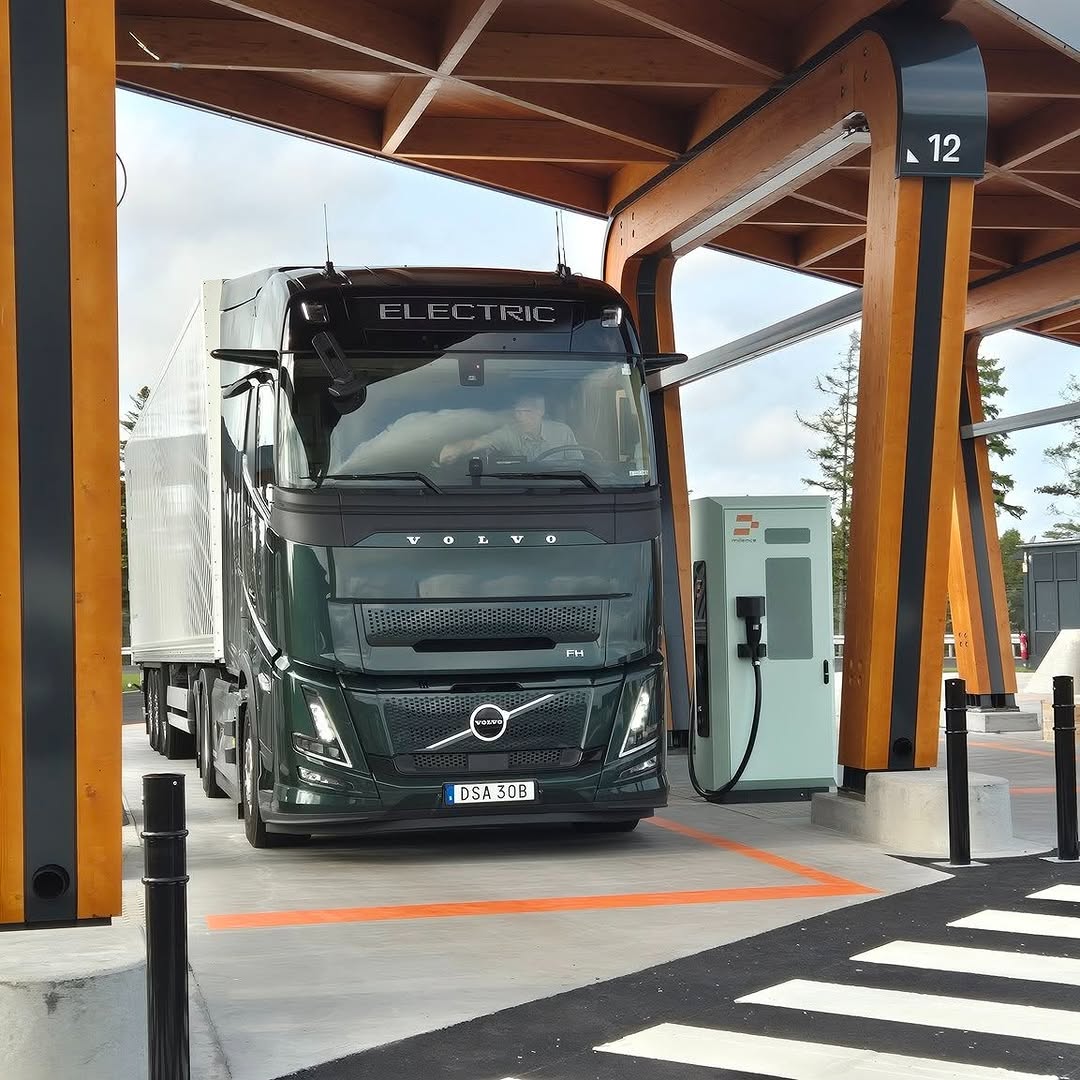 blogmdt's tweet photo. 🔋 Volvo FH Electric abastecendo https://t.co/AZ3hI9oTRm