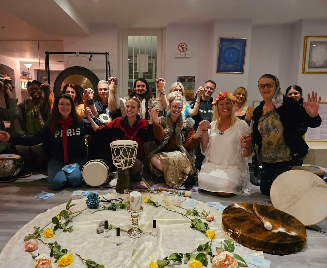Yoga_Wellbeing's tweet photo. MENS WORKSHOP REMINDER TOMORROW -  Delving into the LOVERS ARCHETYPE with James Gopala - https://t.co/Y41qX8RaP0 https://t.co/NWXmcGpkji