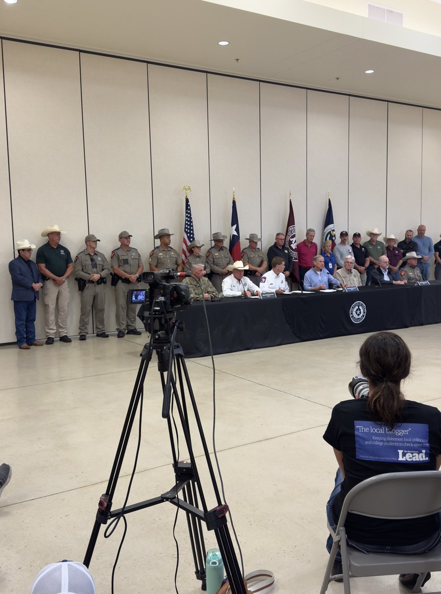 PeteFlores_TX's tweet image. Yesterday, I joined Lt. Gov. @DanPatrick in Kerrville as we assessed the damage and coordinated the state’s emergency response. My heart is with every family impacted, and I am grateful for the brave first responders working around the clock to protect lives and restore safety.