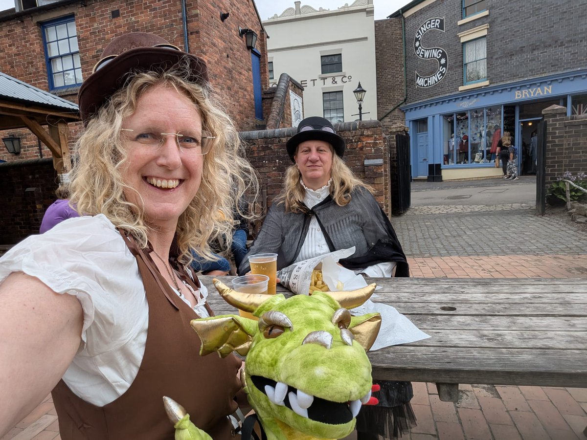 Rebecca Seaton tweet media