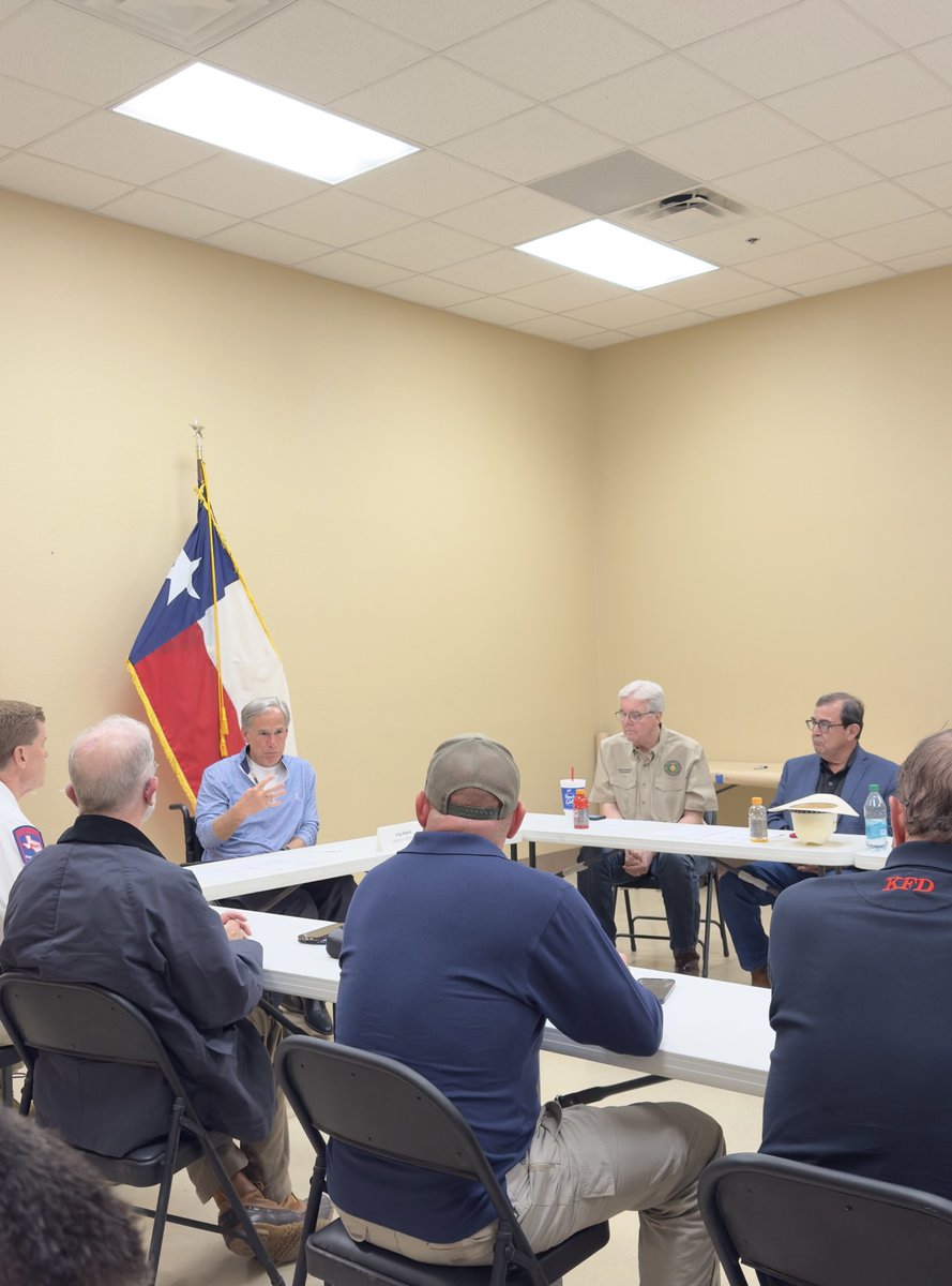 PeteFlores_TX's tweet image. Yesterday, I joined Lt. Gov. @DanPatrick in Kerrville as we assessed the damage and coordinated the state’s emergency response. My heart is with every family impacted, and I am grateful for the brave first responders working around the clock to protect lives and restore safety.