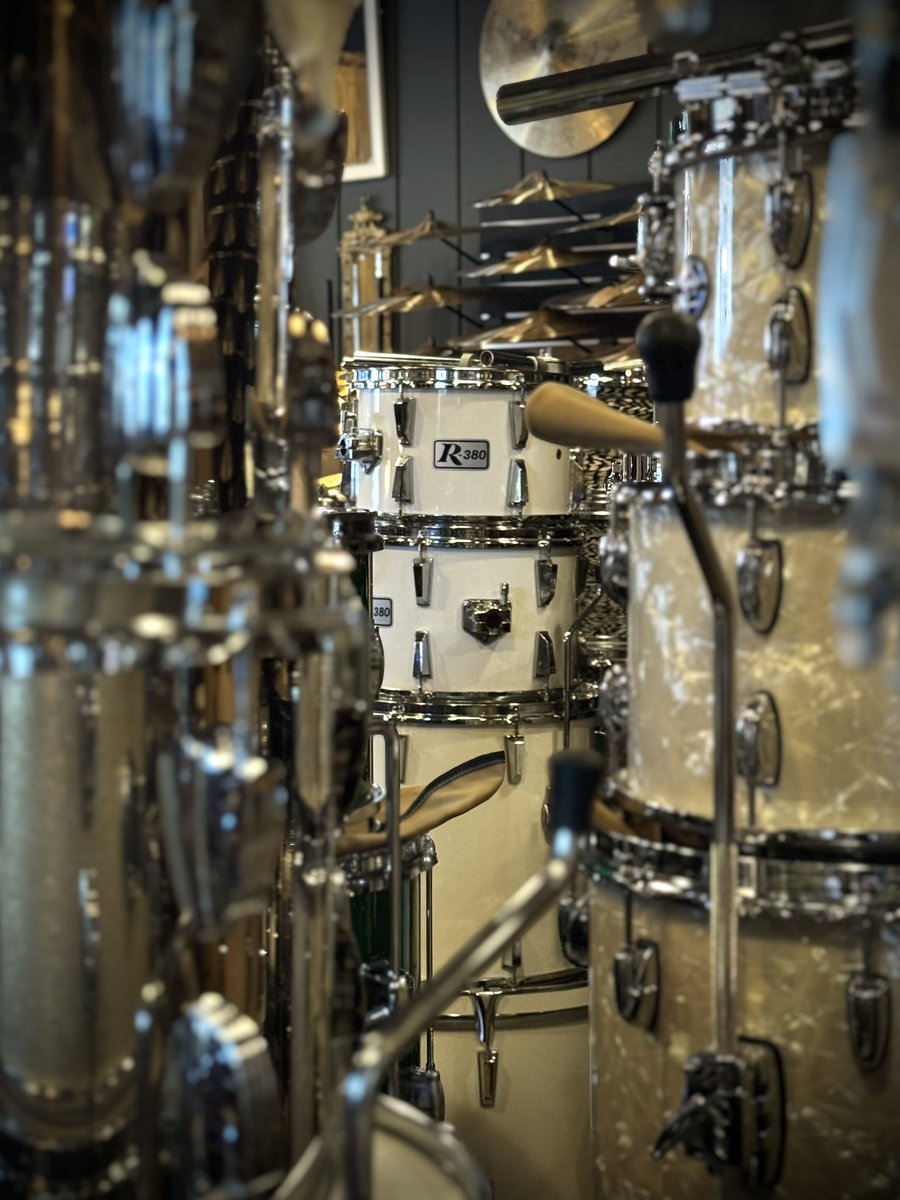 badgesdrumshop's tweet image. The drums are abundant and the doors are open. 

Badgesdrumshop.com
127 W Main St 
Mason, OH
Tue-Thur 12-7pm
Friday-Sat 12-5pm

#rogers #drumkits #drumset #drummer #drumlife #masonohio #cincinnati #vintagedrums
