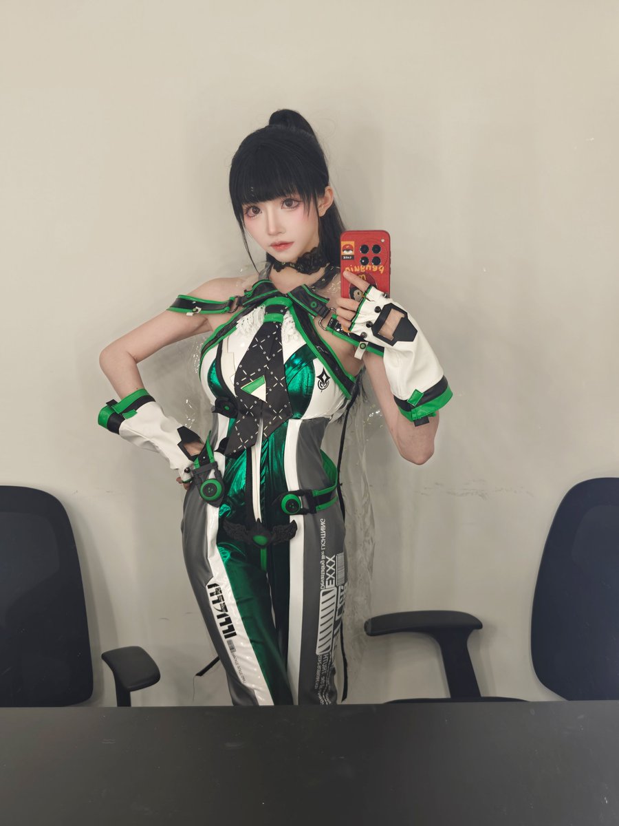 #StellarBlade #剑星 #伊芙
服はもう少しぴったりしてもいいです https://t.co/dPA4xuPDqO