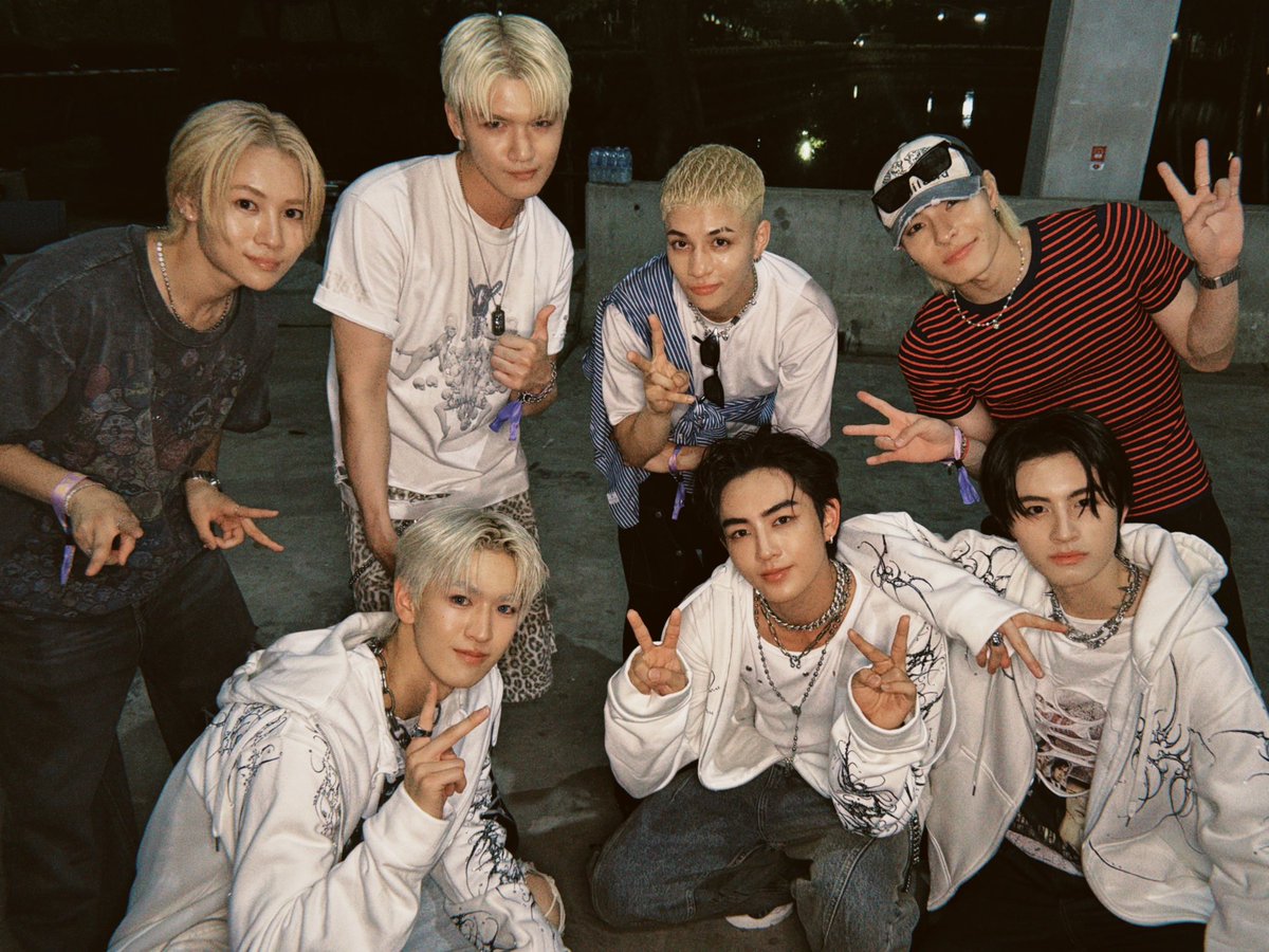 คนที่กลมกลืนที่สุด55445555
#JINWOOKkim