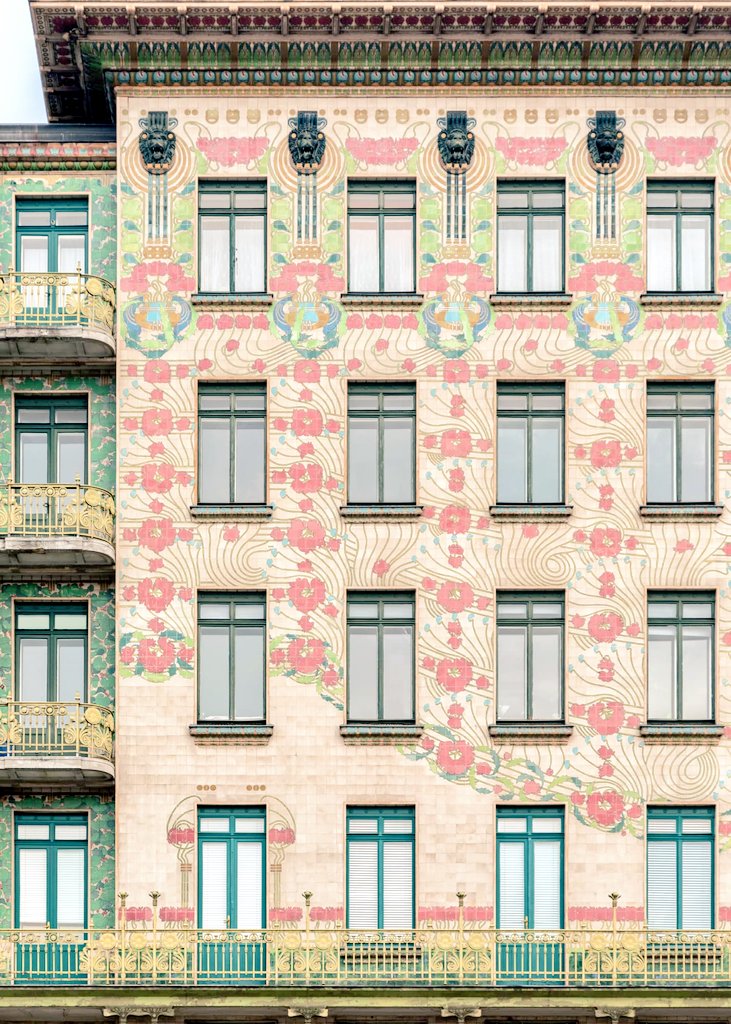 The Art Nouveau Majolikahaus from 1898 by Otto Wagner (1841-1918), Vienna, Austria.

📸 Mariano de Angelis