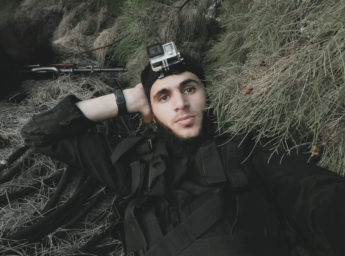 أخي الحبيب مؤمن 
أحد أبطال العبور الكبير
قَتَل في السابع من أكتوبر وغتنم قطة AM16 
وقُتل شهيداً وهو يدافع عن مخيم جباليا
 في الجولة الثانية. 
ما أجملها من شهادة ي حبيبي..♥️