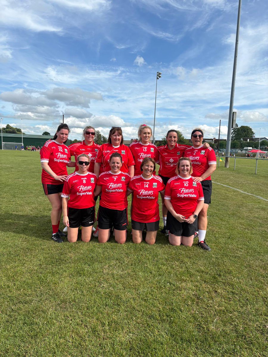 ATHYGFC's tweet photo. Well done to our Mothers &amp; Others team on their participation on and off the pitch today in Bunclody. 
Many thanks to Half Way House Bunclody for a great organised day 🙌🏻 🔴⚪️ @OfficialHWHBun https://t.co/ezmXi353Oh