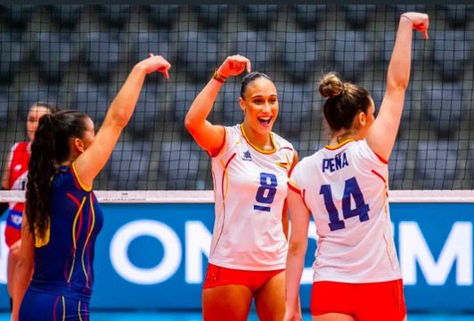 CUBuffsVB's tweet image. Incoming freshman outside hitter Inés Losada Gordaliza and Spain got their first win vs. Peru yesterday at the World Championships. Currently, Inés is the third best attacker in the tournament and a team captain!
#GoBuffs // #CUBuffsVB