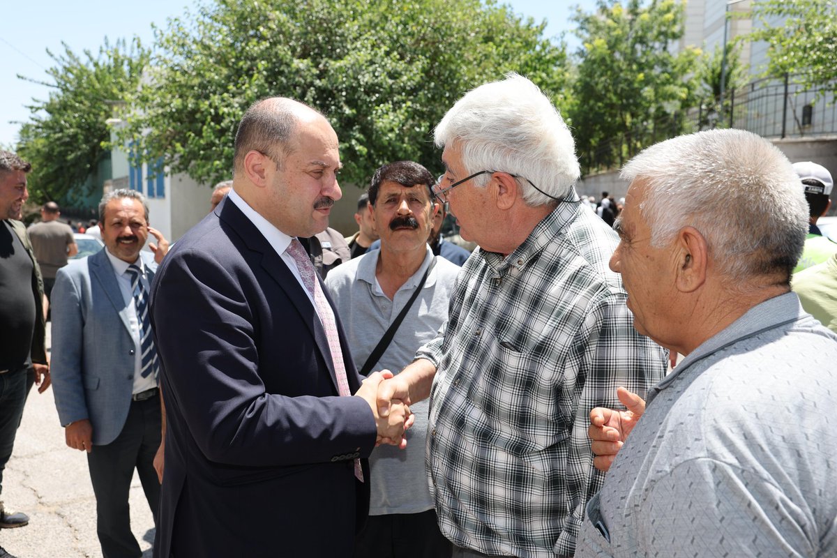 Şanlıurfa Büyükşehir Belediye Başkanımız Mehmet Kasım Gülpınar, Şanlıurfa eski milletvekili ve Şanlıurfa Barosu eski başkanı Ahmet Melik için düzenlenen cenaze namazına katılarak merhumun ailesine ve yakınlarına taziyelerini iletti.

Merhuma Allah’tan rahmet; ailesine,