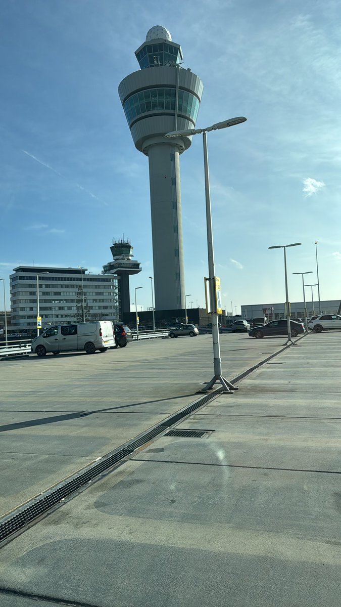 Deze week stond in het teken van vooruitkijken, verbeteren én strategieën met verschillende scenario's maken.
We voerden intensieve overleggen met onze kaderleden en namen samen de planning door voor Q3 &amp; Q4.
De interne audit voor ISO 9001 is succesvol afgerond en de