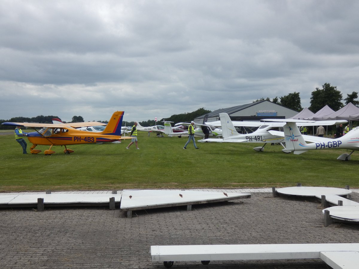 Het was een gezellige AOPA Fly-in op vliegveld Drachten, ondanks de buitjes. Fijn dat we u hebben gesproken! 
Meer vragen, of meteen een afspraak maken? => info@amnetherlands.nl