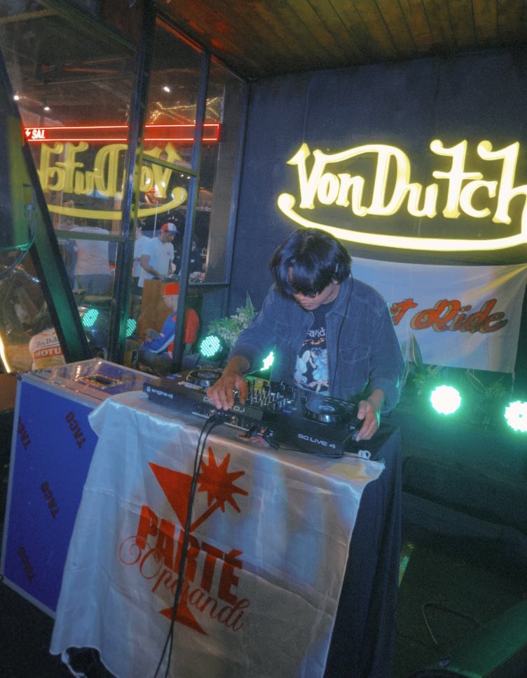 NULLFAZE's tweet photo. Woyo di von dutch https://t.co/HMxbMI2Ufi