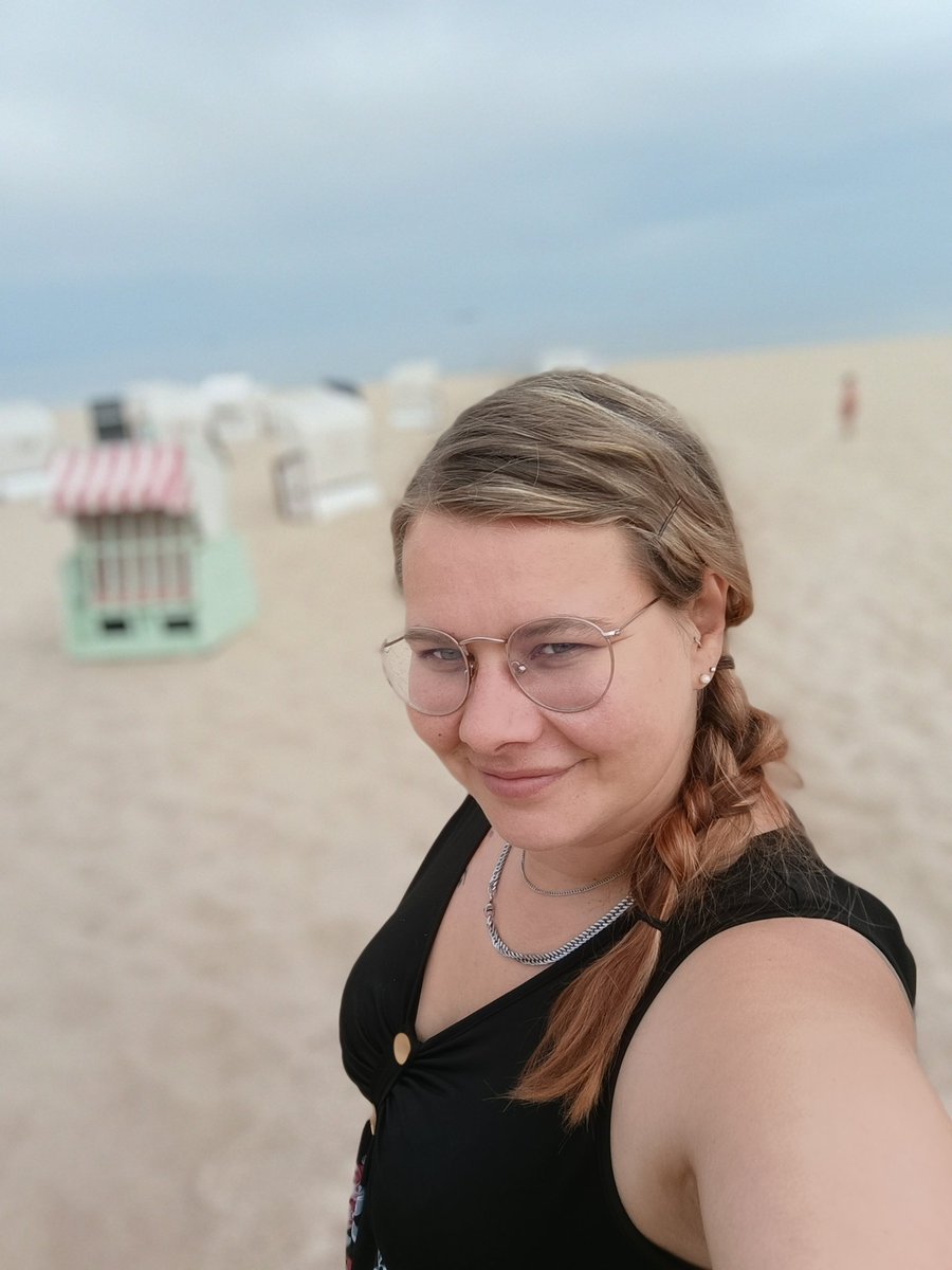 Urlaubsstart. 

Ich war Grad dank meiner Oma ALLEINE UND IN RUHE duschen ☺️🥳🥳

Liebe Grüße von der Ostsee ☀️