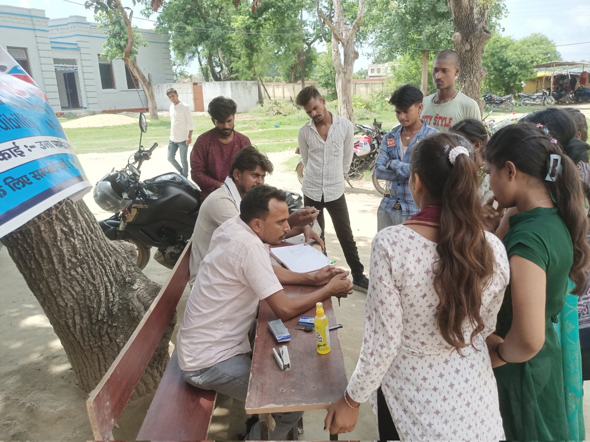 rajanvermansui's tweet image. समस्तीपुर @nsui हर साल के तरह इस साल भी जिले के विभिन्न काॅलेज मे हेल्प डेस्क लगा रही है उसी क्रम में उमा पाण्डेय महाविद्यालय पुसा समस्तीपुर में नये सत्र 2025-29 में नामांकन में छात्रों की समस्या को लेकर  #Help_Desk लगाया है ।
@kanhaiyakumar @Allavaru @varunchoudhary2 @NSUIBihar