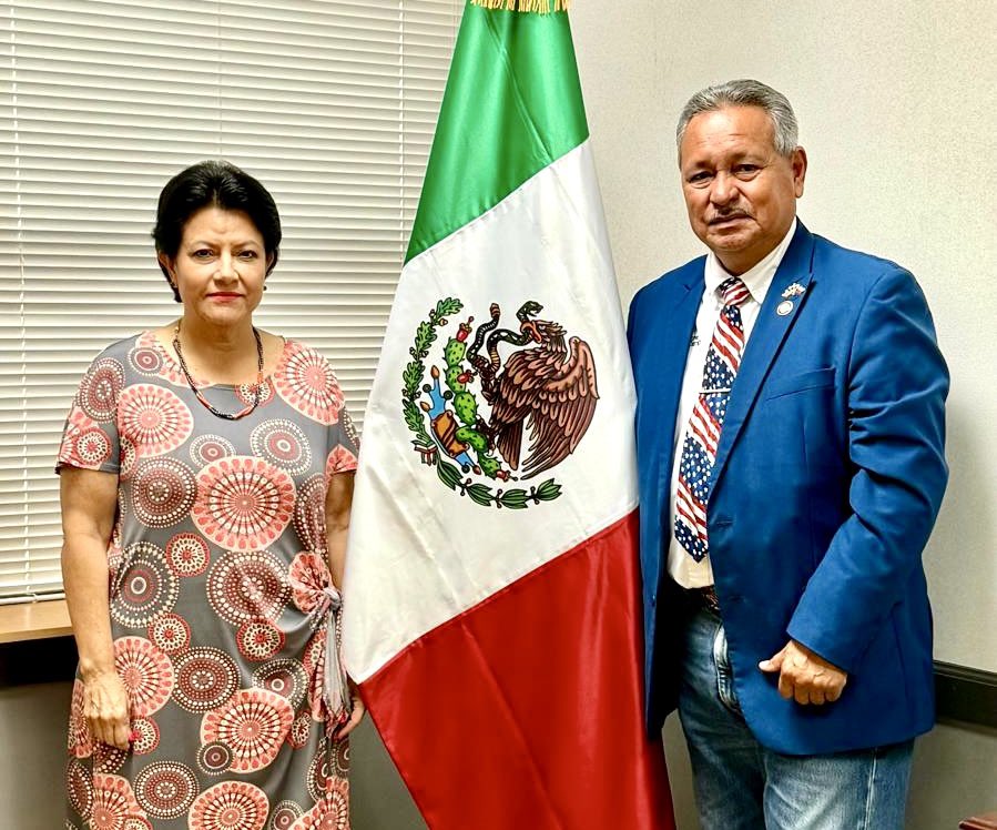 Consulado de México en Del Rio (@consulmexdelrio) on Twitter photo Agradezco la visita del miembro del Concilio de <a href="/CityofDelRio/">City of Del Rio, TX</a>, Jesús López Jr., para invitarnos a las celebraciones del 4 de Julio 🇺🇸 <a href="/SRE_mx/">Relaciones Exteriores</a> Agradezco la visita del miembro del Concilio de <a href="/CityofDelRio/">City of Del Rio, TX</a>, Jesús López Jr., para invitarnos a las celebraciones del 4 de Julio 🇺🇸 <a href="/SRE_mx/">Relaciones Exteriores</a>