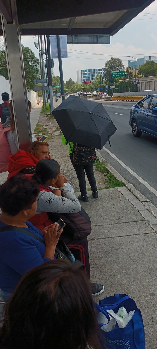 AbelAvoz's tweet photo. @RTP_CiudadDeMex @TecNM_MX Llevamos 30 mins esperando la ruta 300-B van a hacer algo o los tenemos que esperar dos horas y media como el sábado pasado https://t.co/k74g4PZjcS