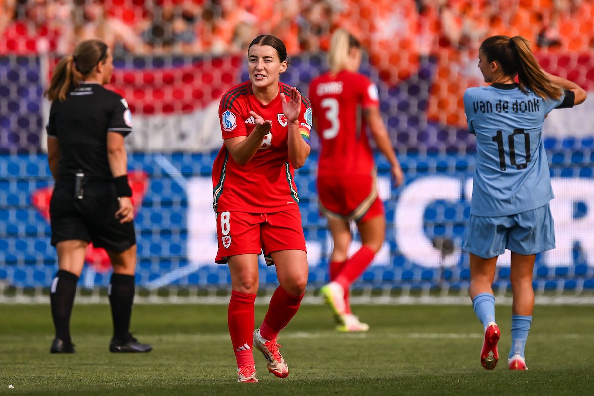 Sgorio ⚽️ (@sgorio) on Twitter photo Siom i Gymru yn eu gêm agoriadol yn Euro 2025 ⚽️
Sgôr Terfynnol: Cymru 0-3 Yr Iseldiroedd 🏴🇳🇱
<a href="/S4Cchwaraeon/">S4C Chwaraeon 🏴</a> | #WEURO2025 Siom i Gymru yn eu gêm agoriadol yn Euro 2025 ⚽️
Sgôr Terfynnol: Cymru 0-3 Yr Iseldiroedd 🏴🇳🇱
<a href="/S4Cchwaraeon/">S4C Chwaraeon 🏴</a> | #WEURO2025