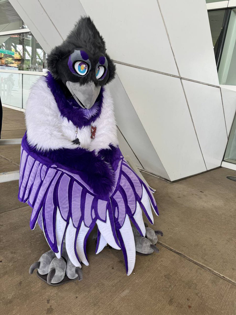 A hot Saturday at AC, but still an amazing time! Bird meet went amazing and so happy to see so many goobers. 

Taking a break from suiting rn, but will be back in suit ~6-7 pm :&gt;
