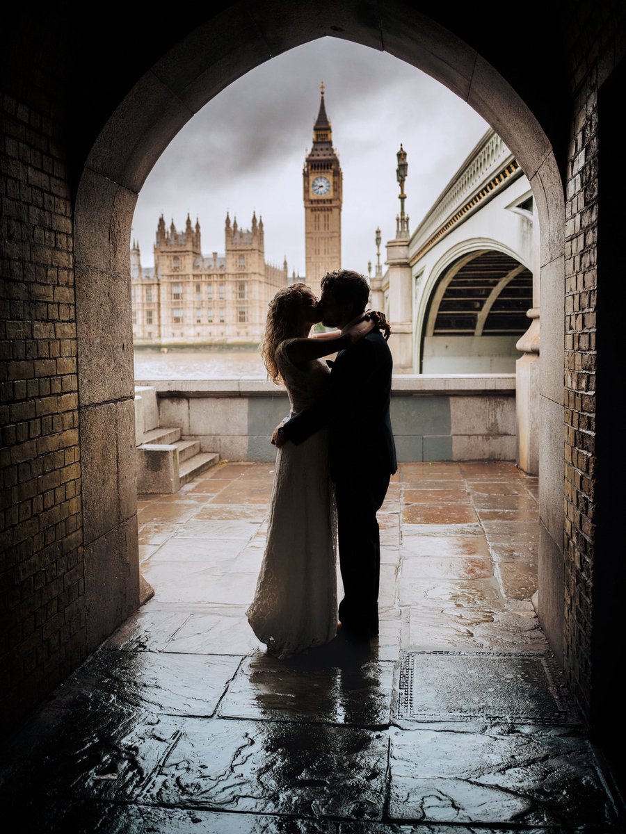 Morgen een jaar getrouwd, en al bijna 10 jaar samen. Nog nooit me zo gelukkig en veilig gevoeld in een relatie. 🥰