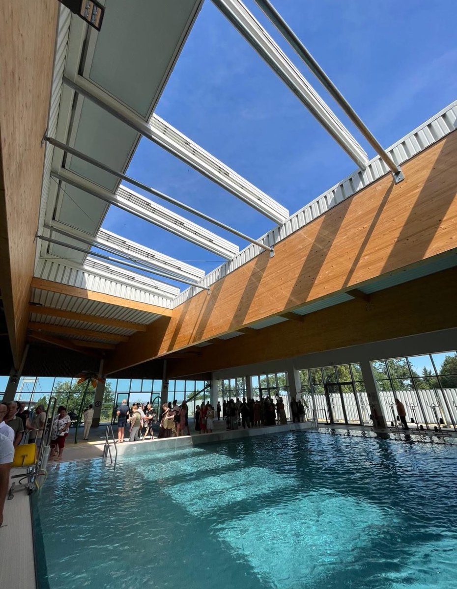 PS, PlacePublique & Apparentés Nouvelle-Aquitaine (@elus_ps_na) on Twitter photo 🏊♀️ Inauguration de la nouvelle piscine de Lormont ! <a href="/YBoultam/">yasmina boultam</a> y représentait la <a href="/NvelleAquitaine/">Nouvelle-Aquitaine</a> et <a href="/al_rousset/">Alain Rousset</a>.
🌿 Moderne, accessible, écolo : un équipement attendu qui remplace le bassin de 1975.
🤝 Un projet partenarial soutenu par la Région, la Ville, le Département & la 🏊♀️ Inauguration de la nouvelle piscine de Lormont ! <a href="/YBoultam/">yasmina boultam</a> y représentait la <a href="/NvelleAquitaine/">Nouvelle-Aquitaine</a> et <a href="/al_rousset/">Alain Rousset</a>.
🌿 Moderne, accessible, écolo : un équipement attendu qui remplace le bassin de 1975.
🤝 Un projet partenarial soutenu par la Région, la Ville, le Département & la