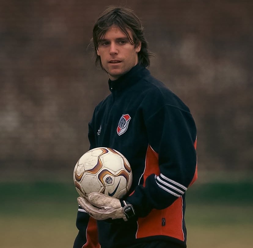 termenzo's tweet photo. Últimamente me encuentro obsesionado con Fernando Cavenaghi. Que hombre.

No dimensionamos lo grande que es en la historia de River. https://t.co/1hf1DqhwyN