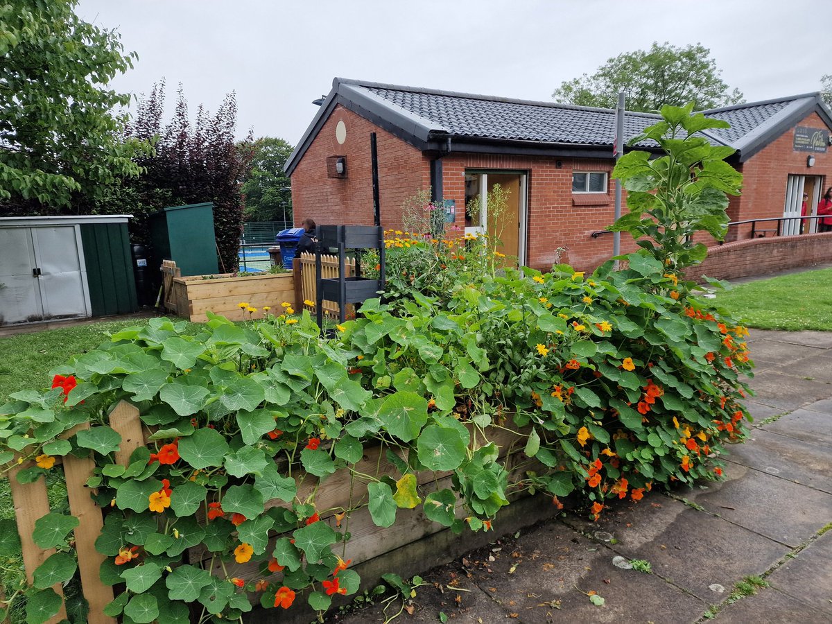 Gardening with <a href="/ParrFoldFriends/">Friends of Parr Fold Park</a> today. #Tescowalkdencommunity