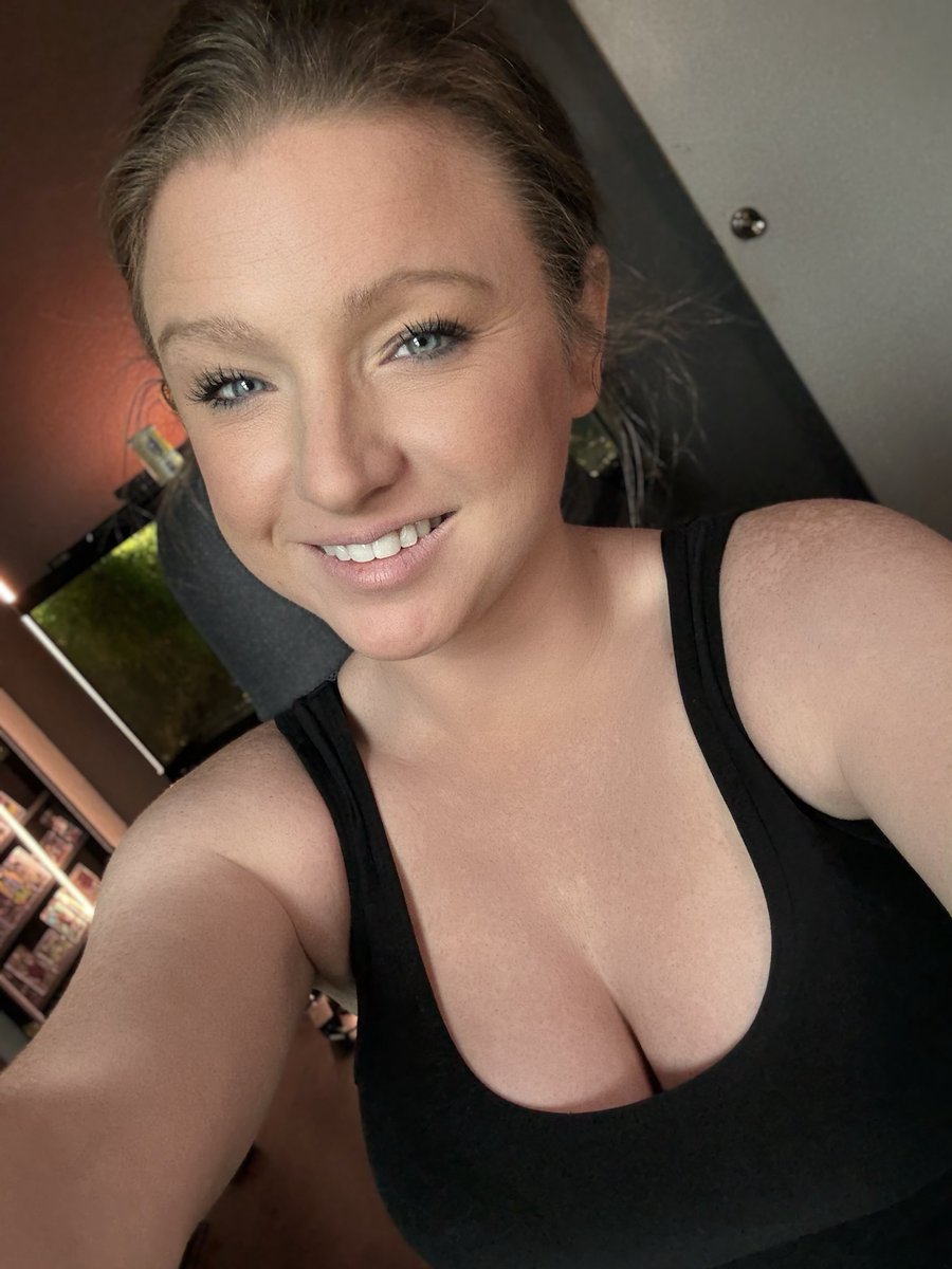 Live for a day stream and workout! Let’s go!! 

Twitch.tv/rayrachel or tiktok.com/@rayrachel87