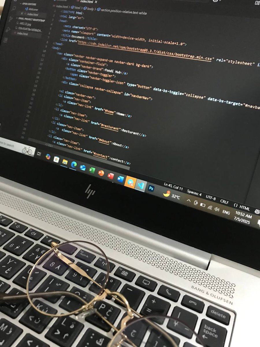 sadafamiri1385's tweet image. Tonight I started my final Bootstrap homework.👩‍💻
#Afghangrilscode
@E_Ehrari 
@f_forough 
@CodeToInspire