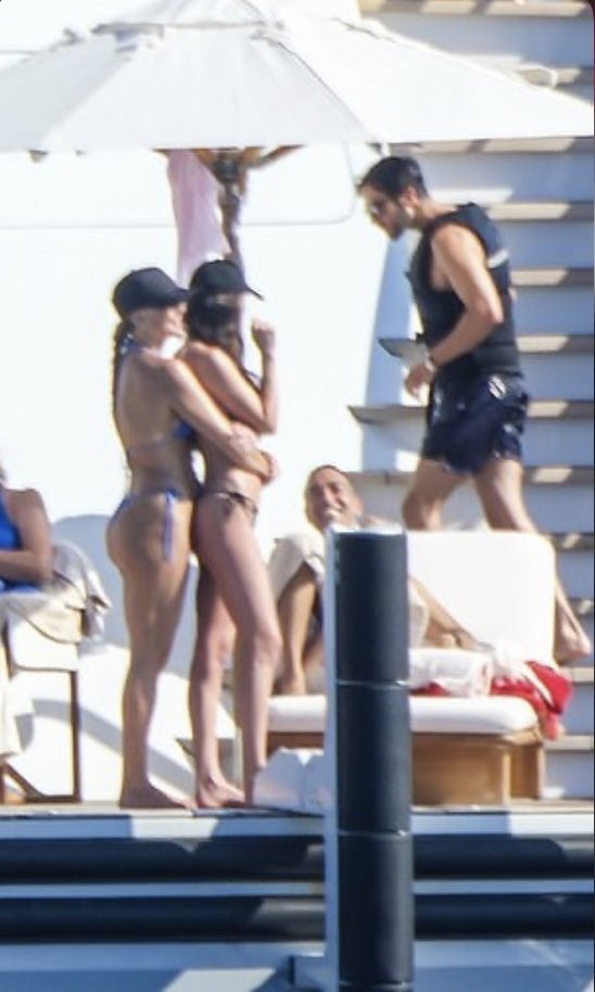 whatever's going on here...